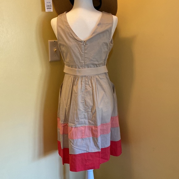 Dress - Picture 5 of 7